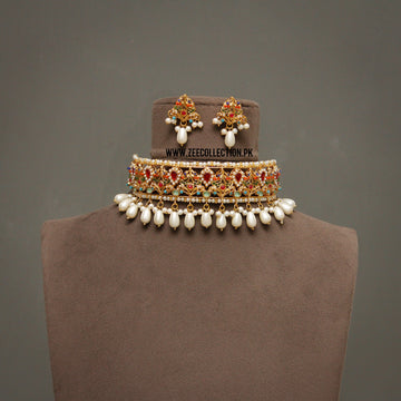 Hadiya choker