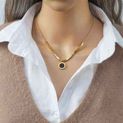 Elegant Round Necklace