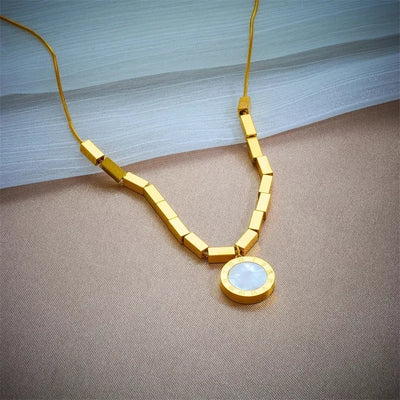 Elegant Round Necklace