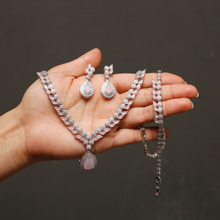 Anila Necklace Set