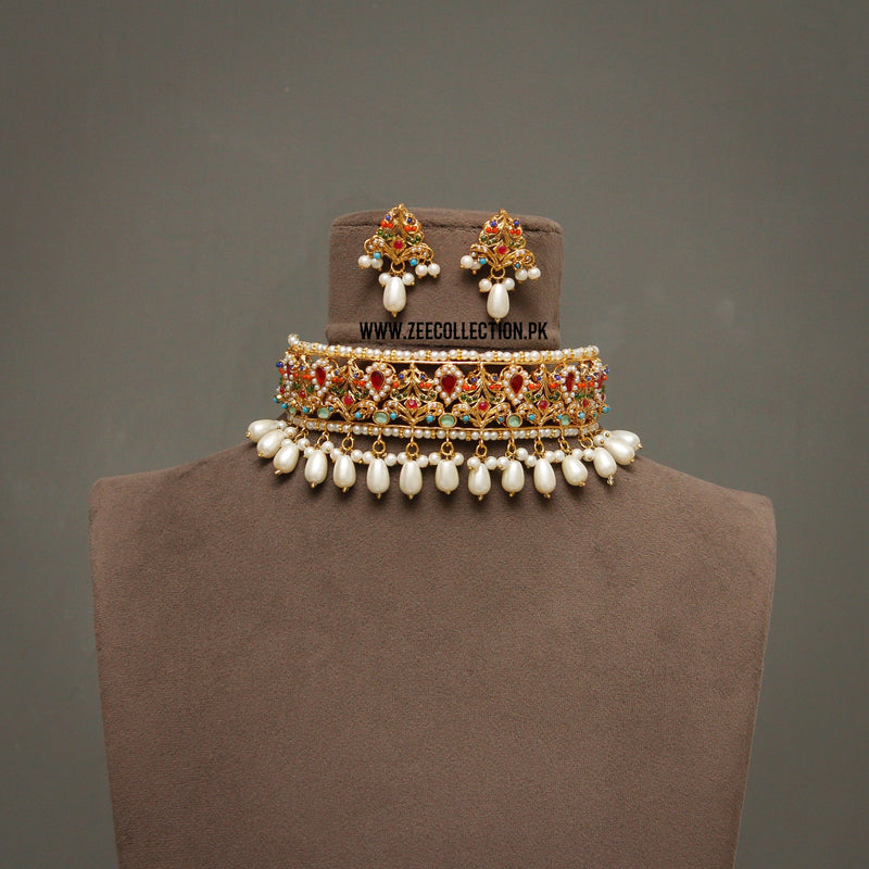 Hadiya choker