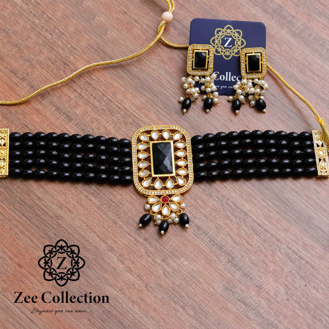 Momanah Choker Set